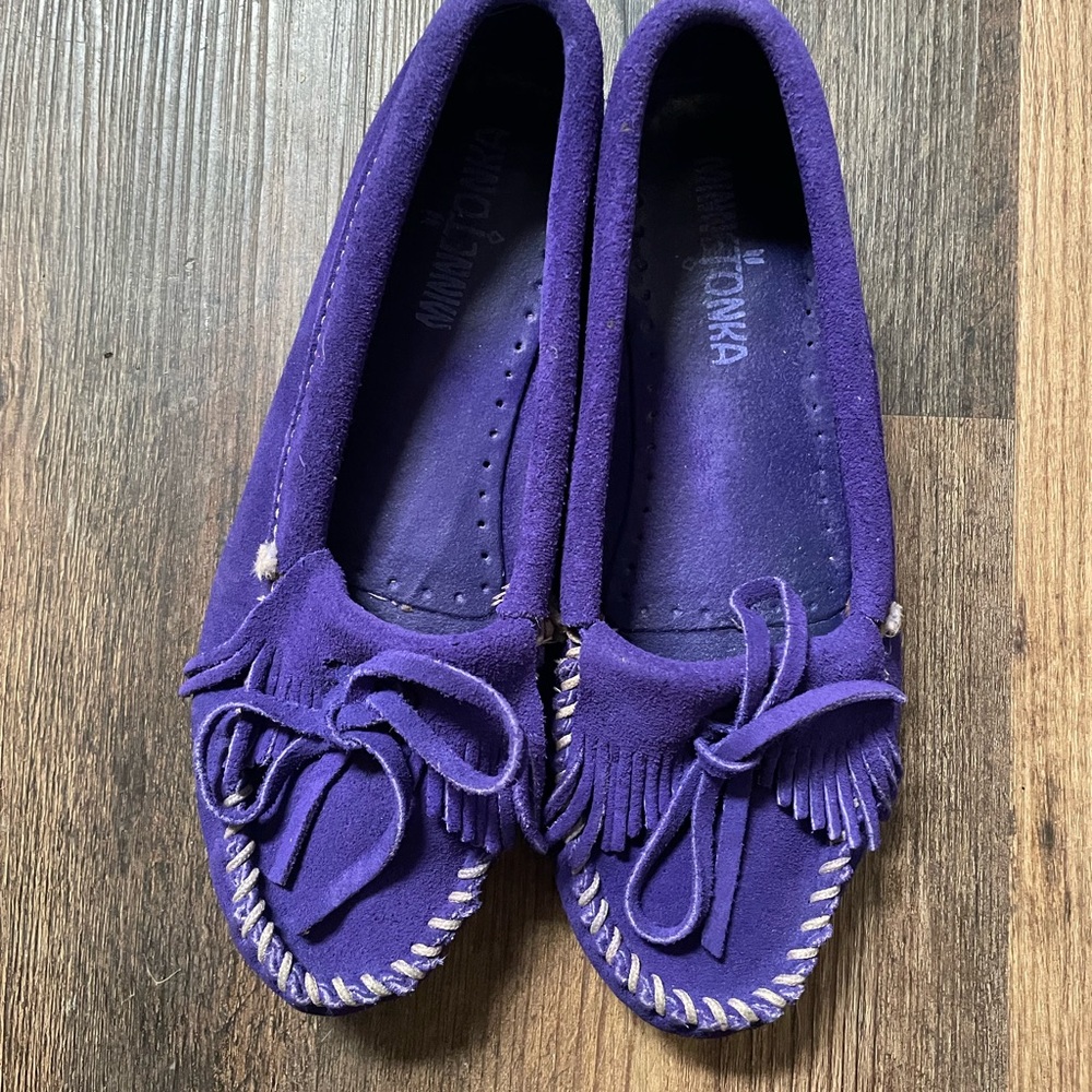 Kilty Hardsole by Minnetonka in Purple 6.5